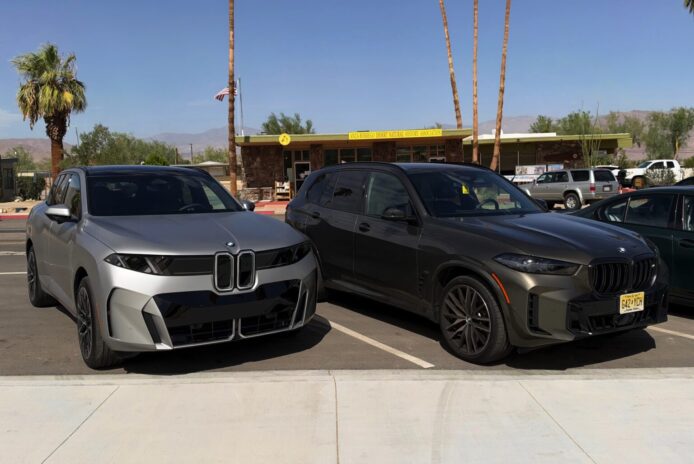 BMW iX5 與 X5 並排實拍 BMW iX5 與 X5 並排停車實拍.